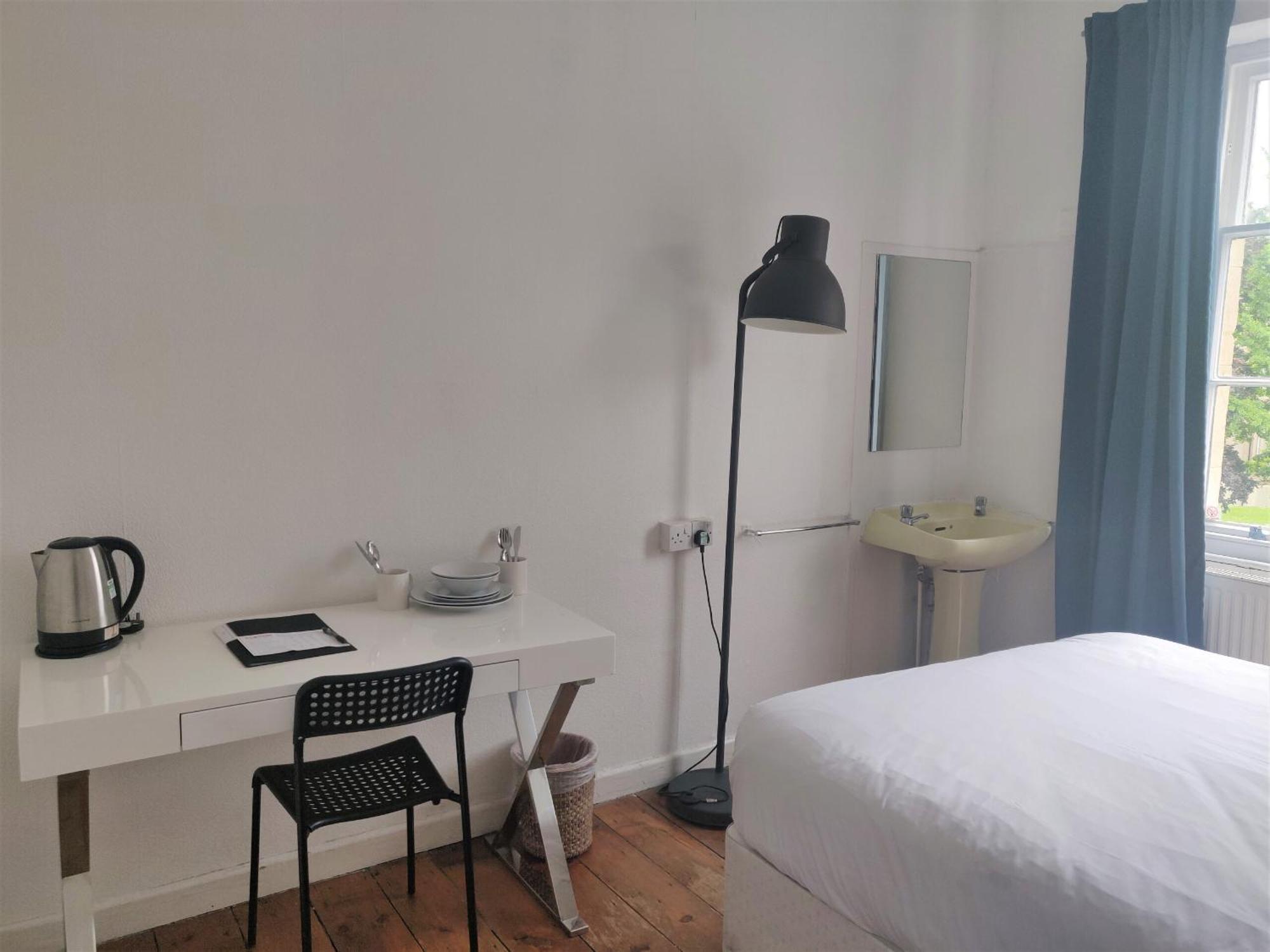 Westbourne Place - By Clifton Short Lets *