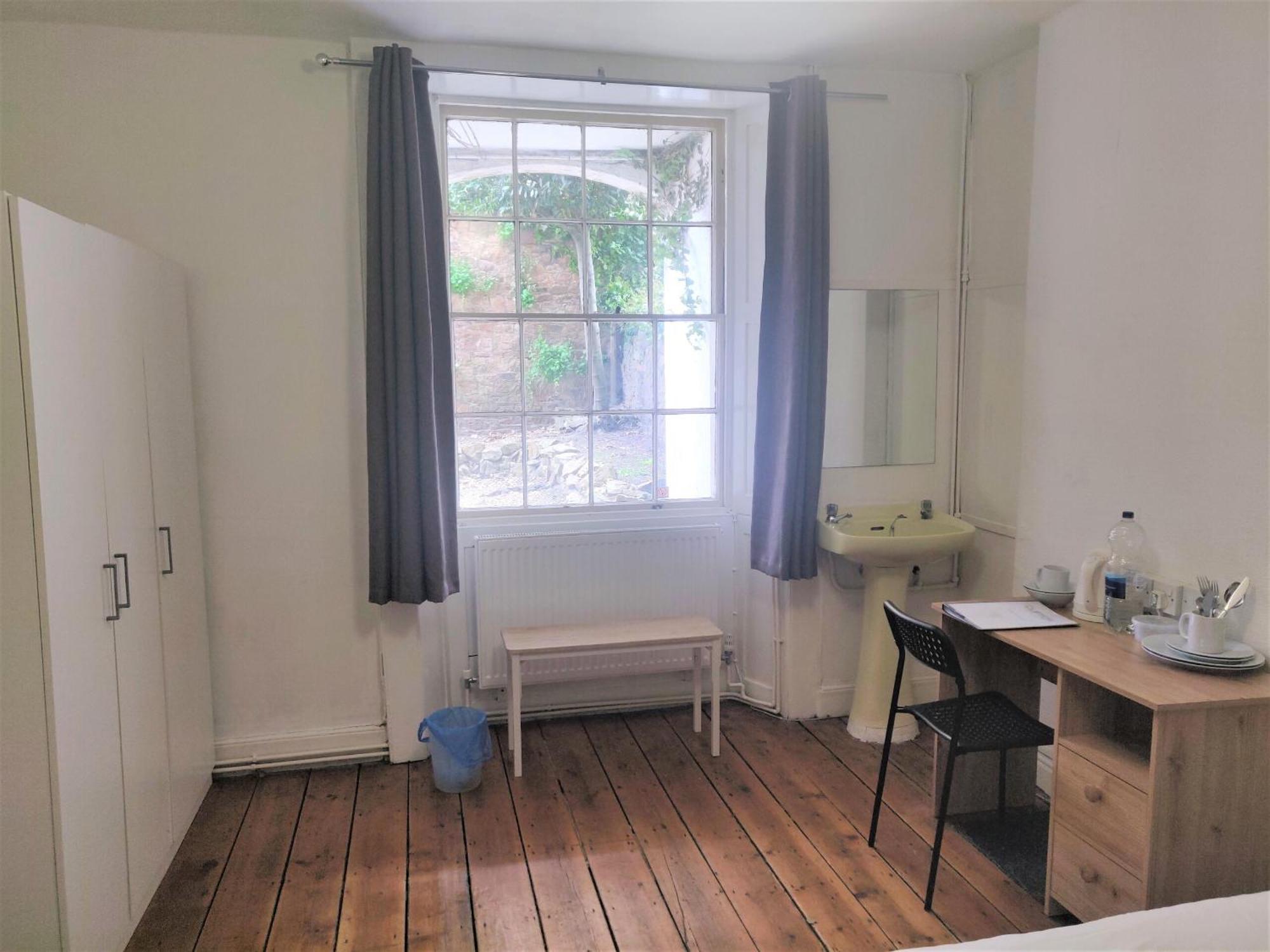 Westbourne Place - By Clifton Short Lets *